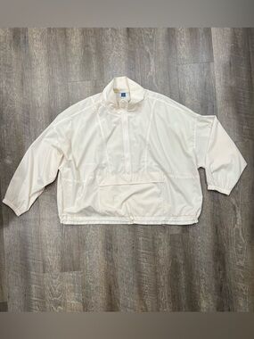 Plus, size Old Navy Lightweight off white Pullover Jacket
3/4 zip
